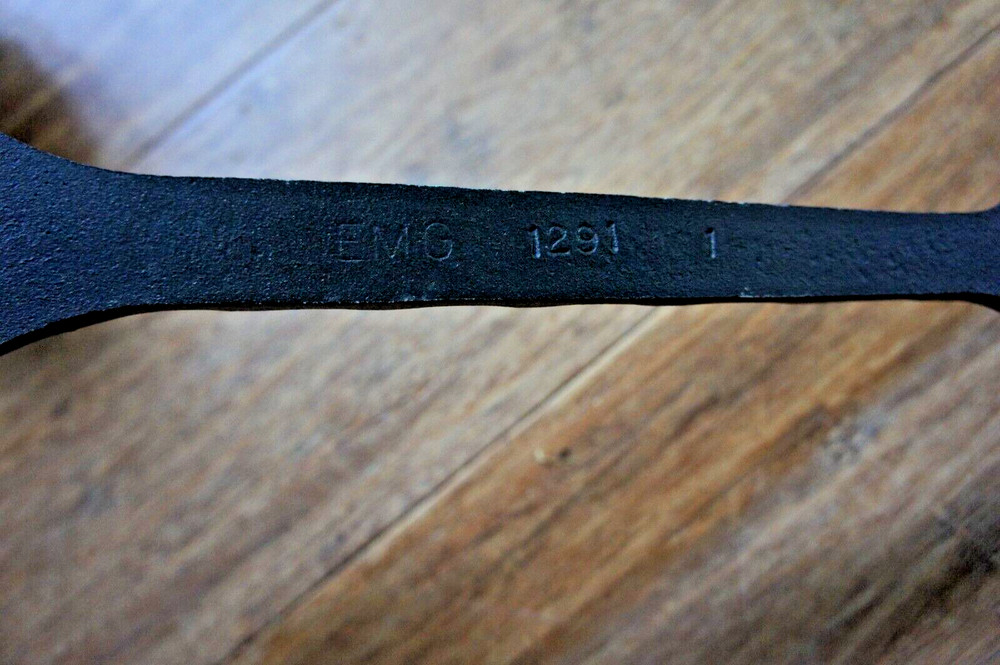 ROBERT EMIG Black Cast Iron Double Candle 20" Wall Scone GOTHIC KEYHOLE