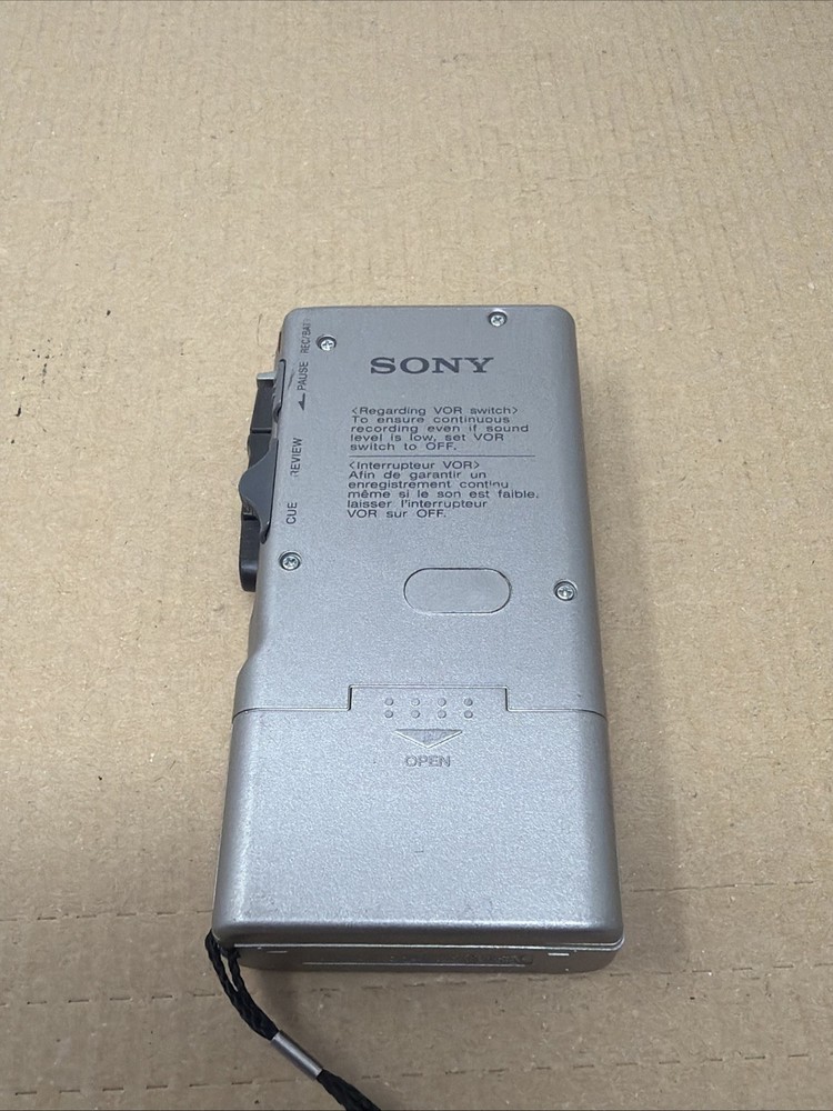 Sony M-530V Handheld Cassette Voice Recorder Untested