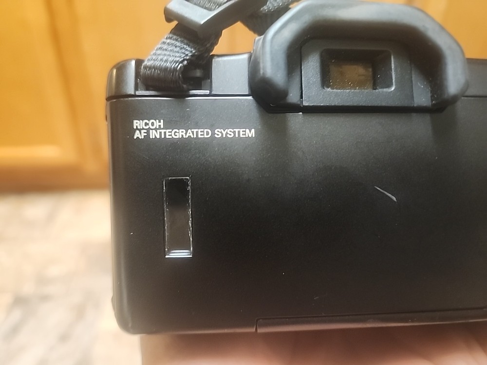 Ricoh Zoom 35-135mm Camera Mirri Untested