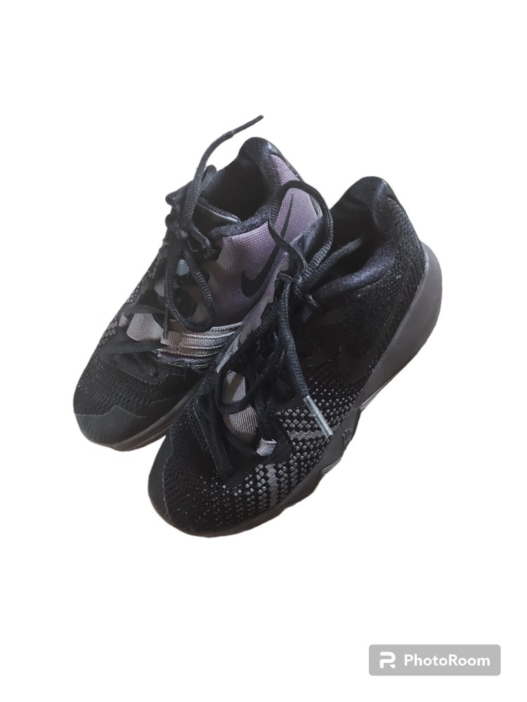 Kyrie Flytrap Black Gunsmoke Sneakers