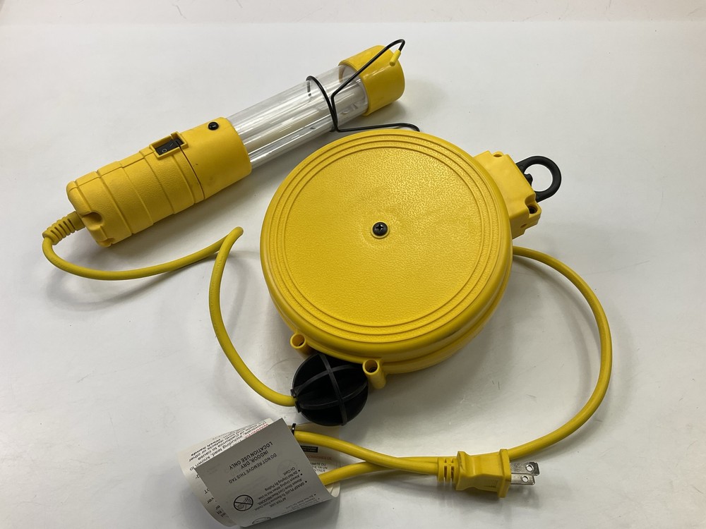 Bayco SL-651 13w Fluorescent Work Light On 20ft Retractable Reel