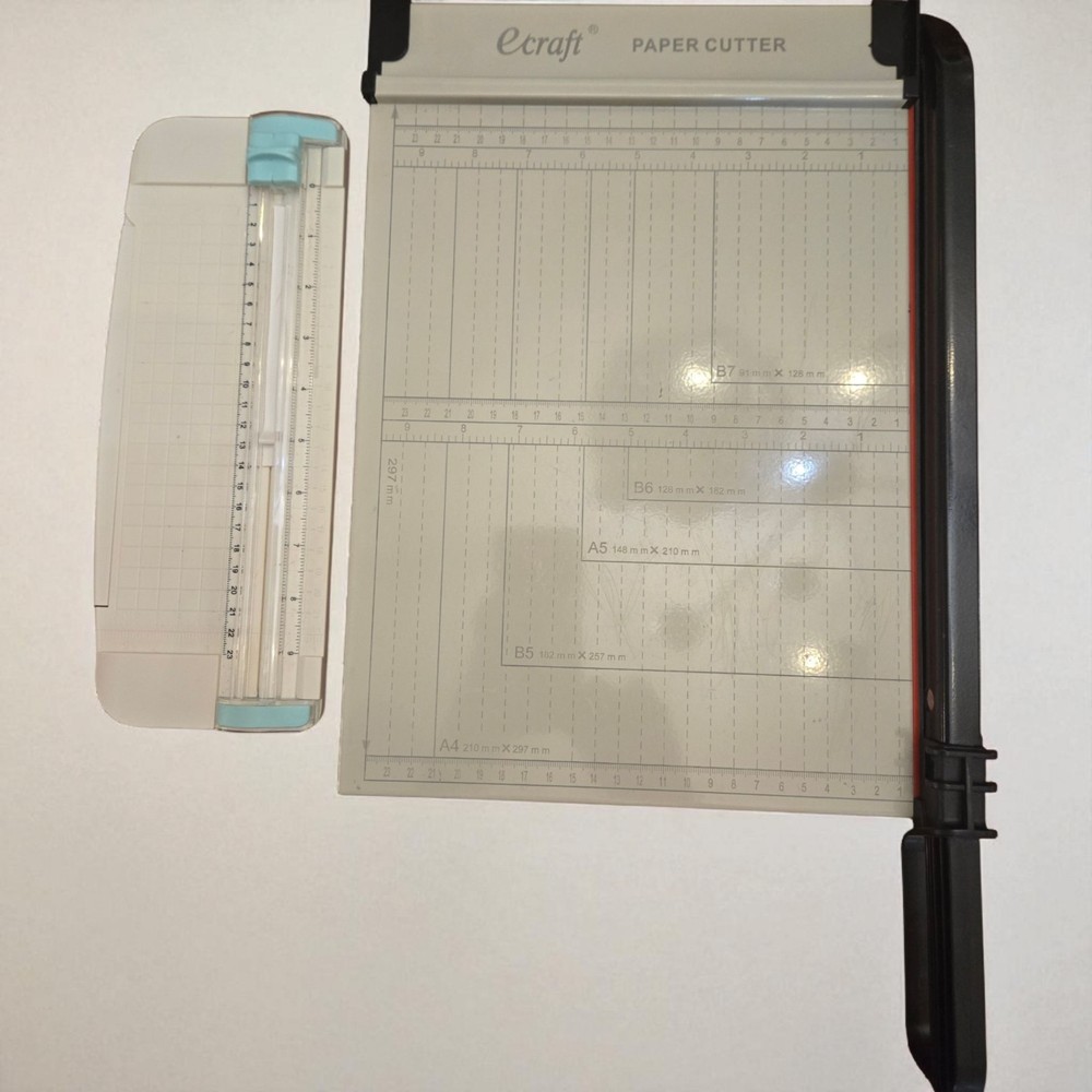 Large Paper Cutter For Crafts.             (E75)