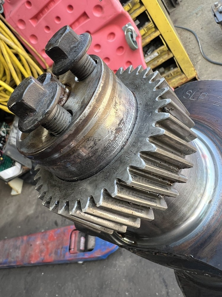 Cummins crankshaft 3929037 STD journals