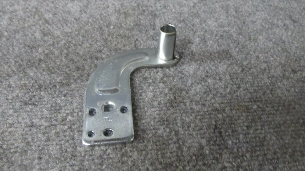 00620928 BOSCH REFRIGERATOR RIGHT SIDE DOOR HINGE