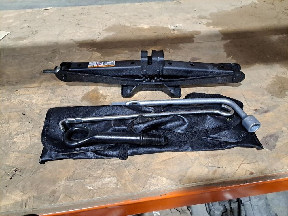 2016 Rav 4 Jack Sku#4285098