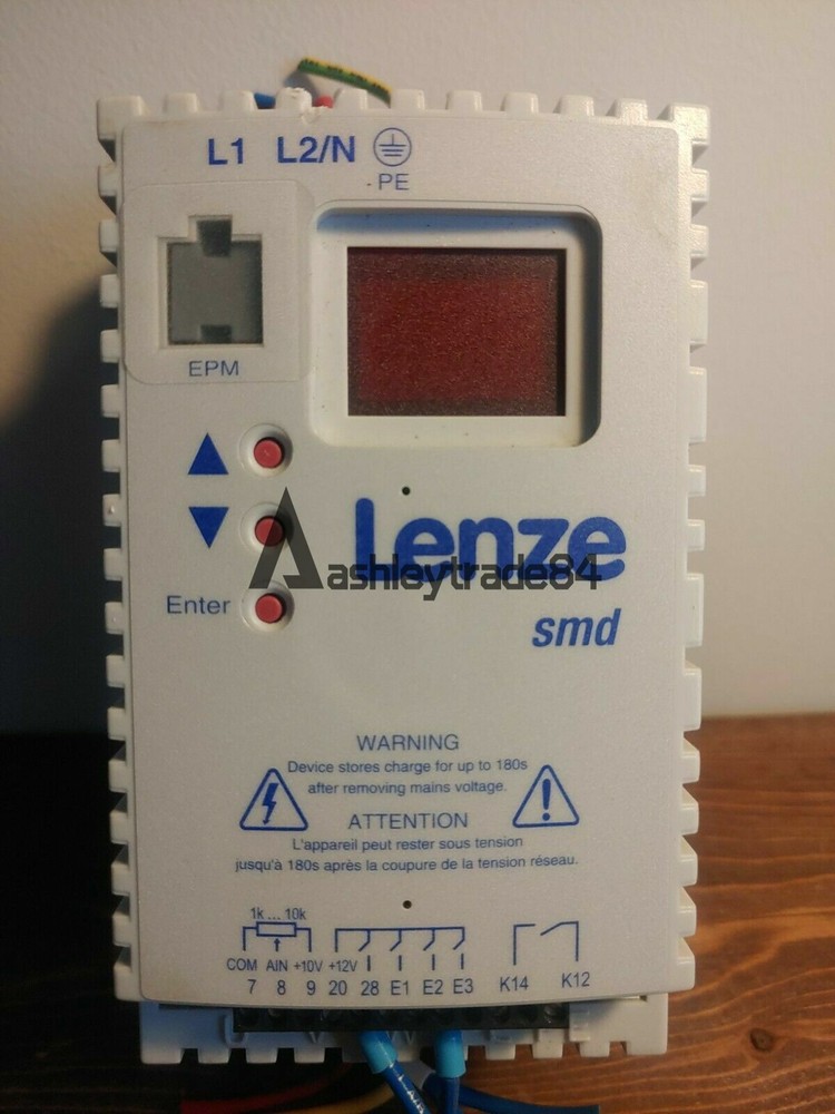 1PCS USED Lenze ESMD251X2SFA Frequency Converter Tested Good