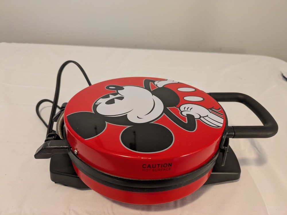 Disney Mickey Mouse 7.5 Inch Waffle Maker (Tested)