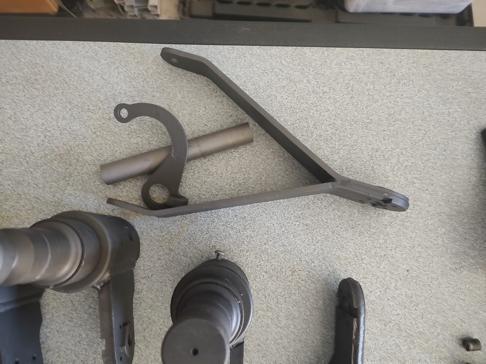 A Frame Universal Pintel Adapter black refurbished Missing Teeth