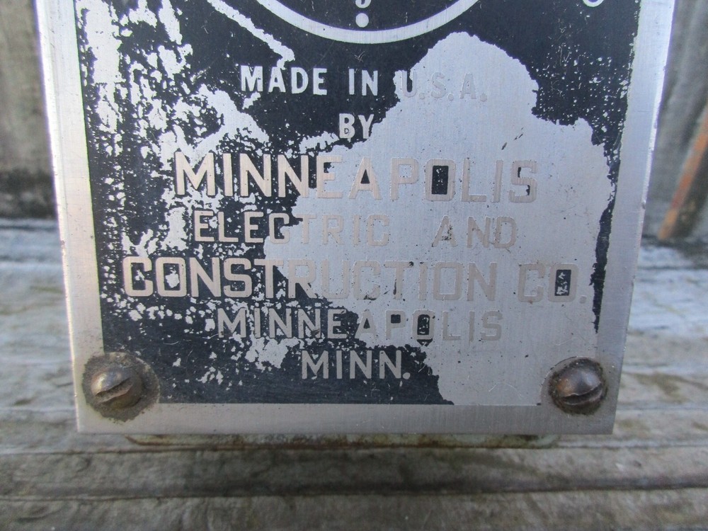 ANTIQUE WIRE METER IN FEET/MEASURE