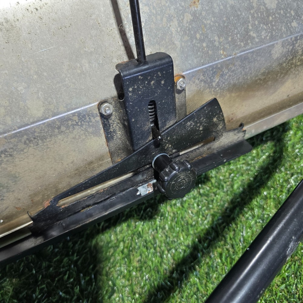 Meyer Walk Behind Hotshot-100 Drop Spreader