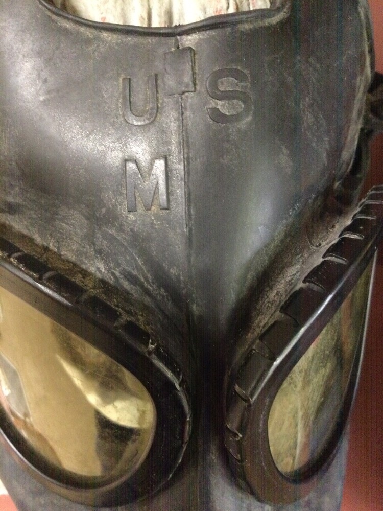 Vintage M17 Army Mask Size Medium