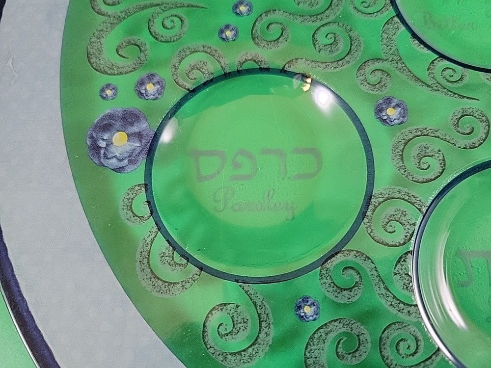 Round Glass "Elegant" Seder Plate