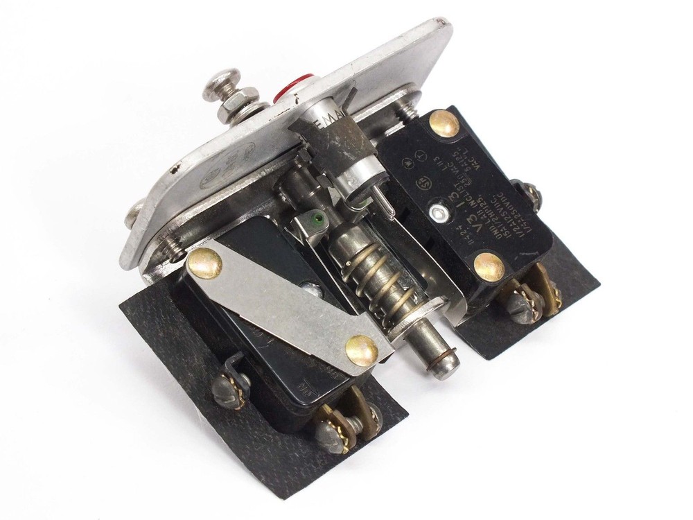 Honeywell V3-13 Micro Switch Assembly with Push Button & Indicator Light 4AC2