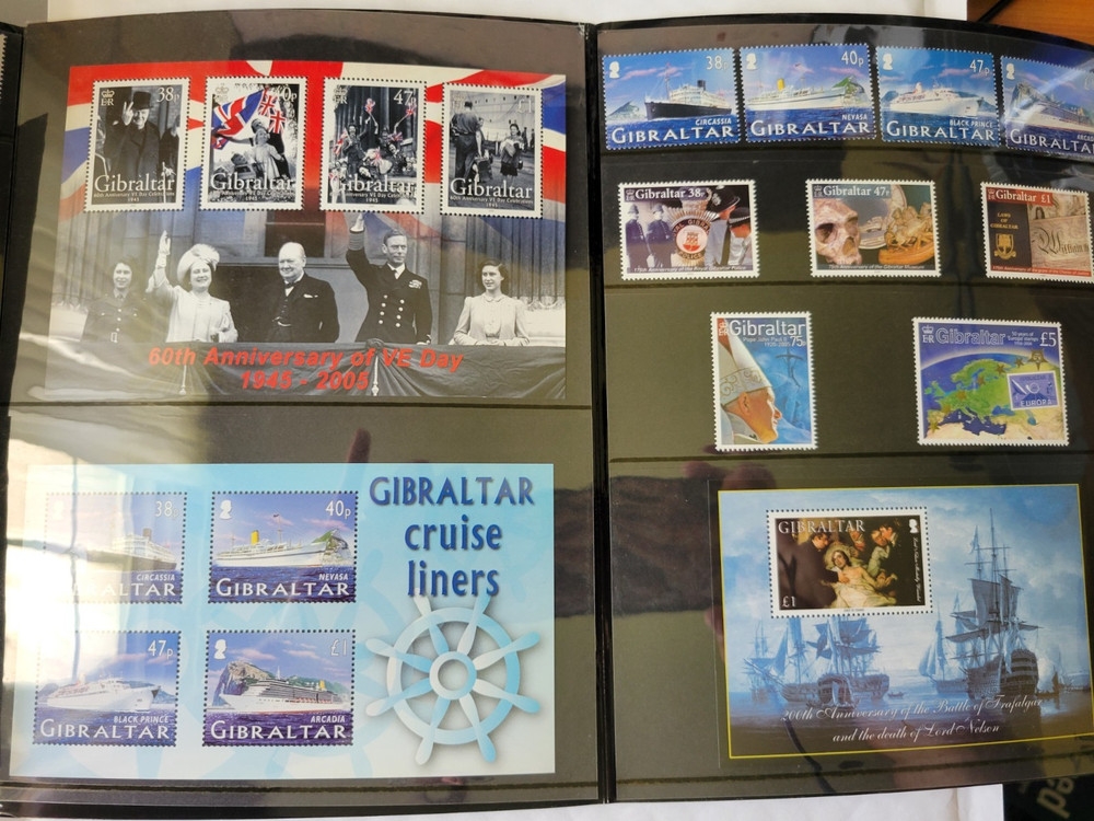 Gibraltar Stamp Yearpack Yearbook 2005 COMPLETE AND MINT