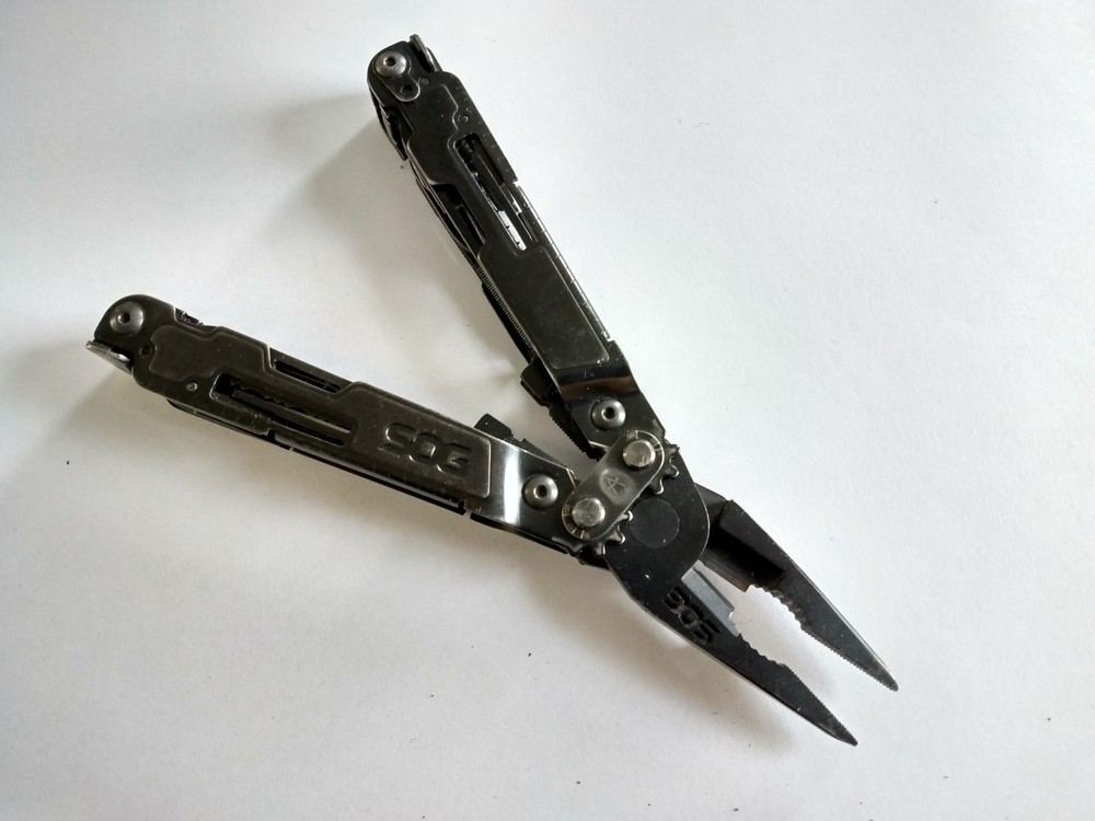 SOG Power Access Assist Multi Tool Black [E011]