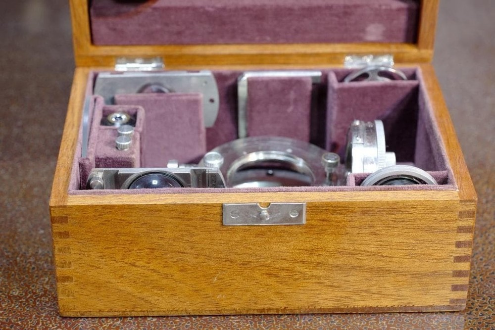 Antique Leitz Universal Rotating Stage UT2 Polarizing Microscope Accessory Case
