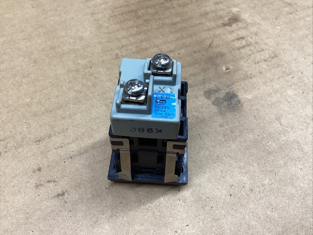 SQUARE IDEC PRIMARY MACHINE LIGHT #808M25