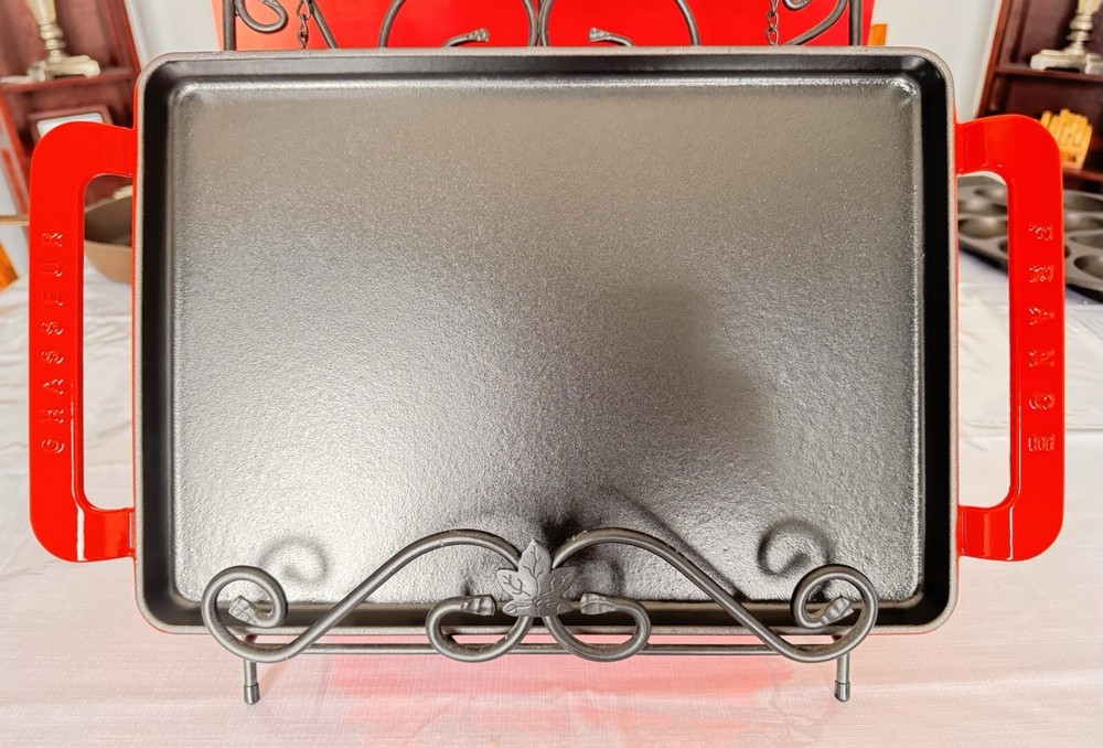 Cast iron griddle rectangularChasseur 16.5" x 9.75" in Beautiful Red Heavy Duty