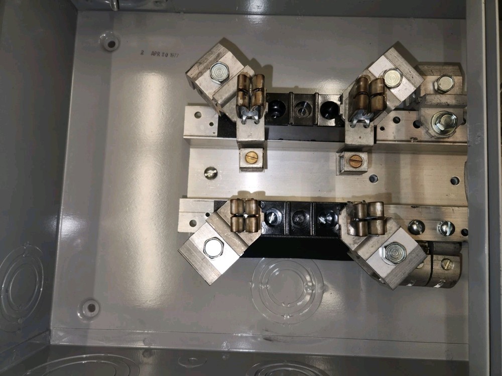 Milbank Double Socket Meter Trough S7004