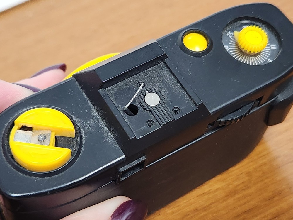 Ultronic LE6 Yellow Black 35mm Camera Tested