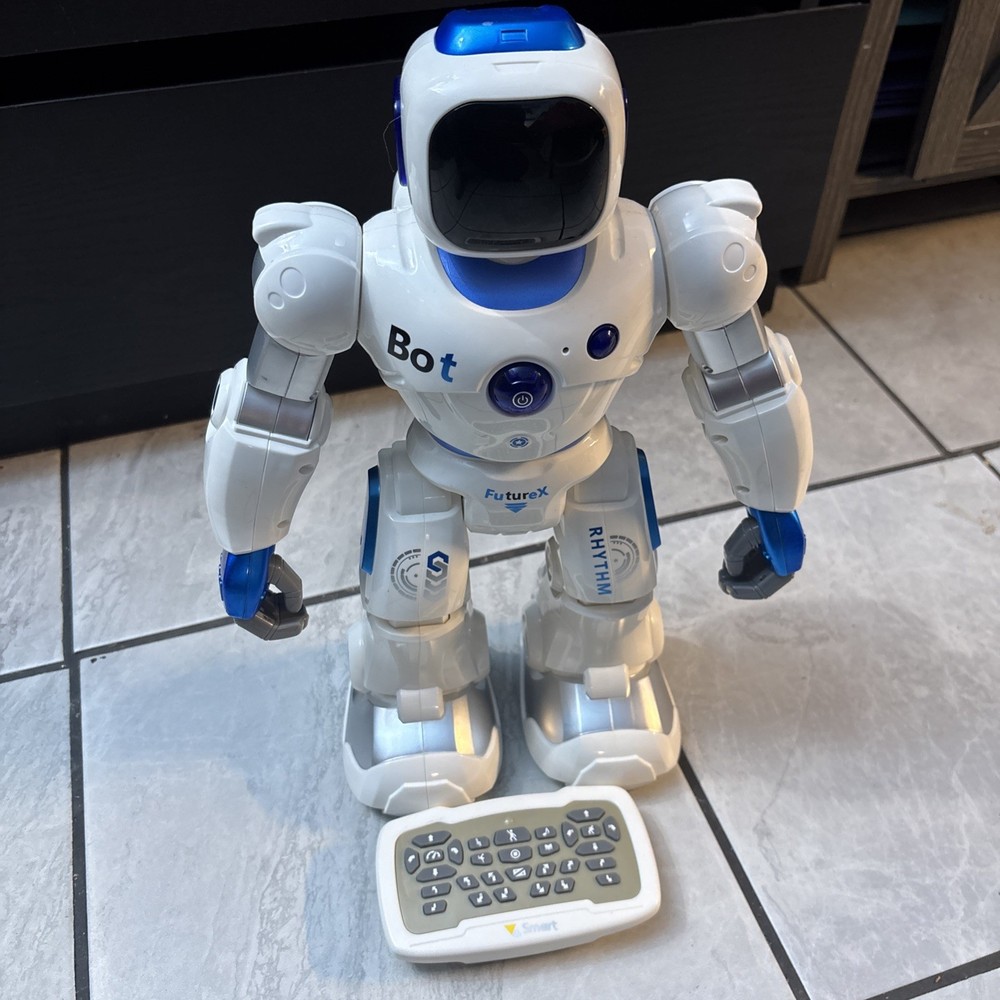 Ruko Smart Programmable Interactive RC Robot with Voice Control. With Remote