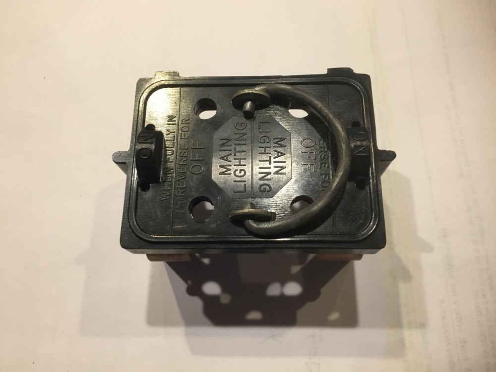 MURRAY MANUFACTURING 4200 MAIN LIGHTING FUSE  PULL OUT 60AMP  RAISED ON HUMPS