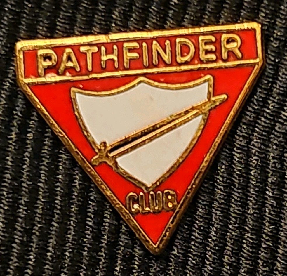 Pathfinder club triangle Lapel Pin EUC K533