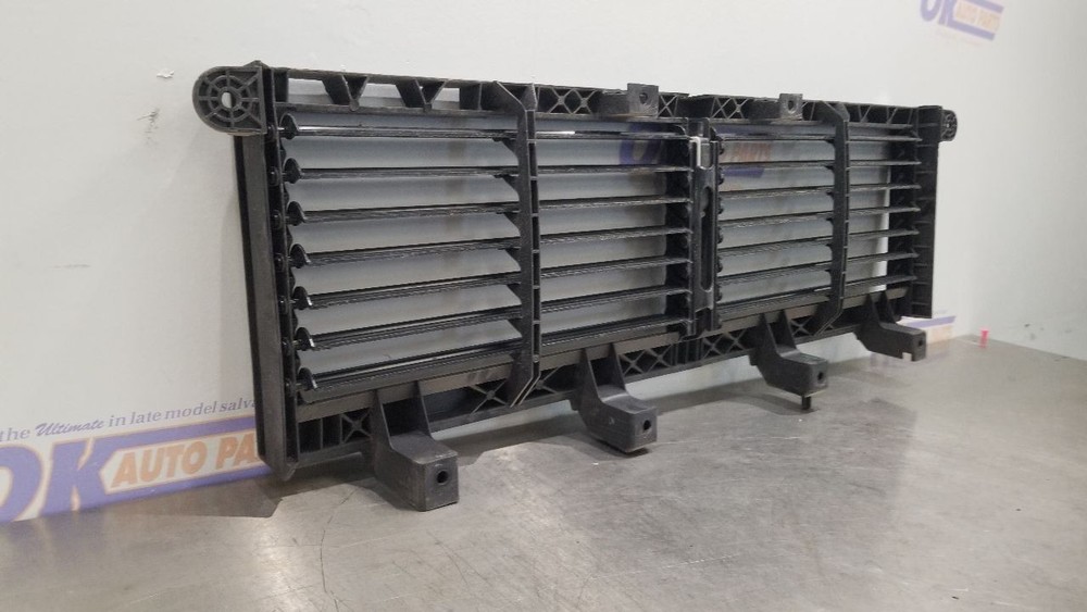 24 DODGE RAM 2500 AIR SHUTTER ASSEMBLY