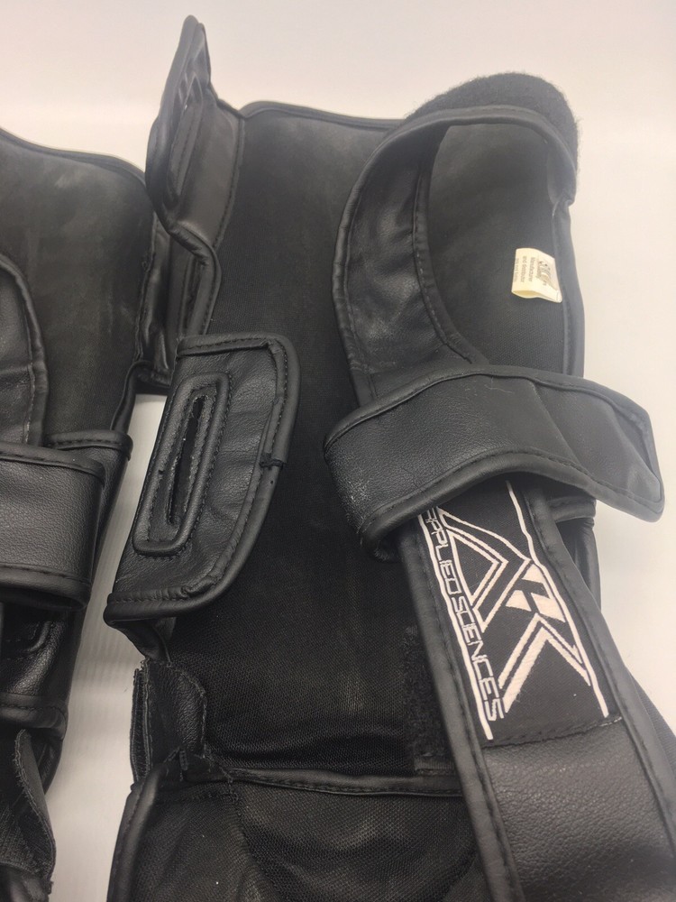 Muay thai shin guards small Used Good Condition