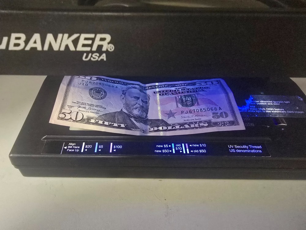 AccuBanker D66 UV Bill Validator - Tested and Working