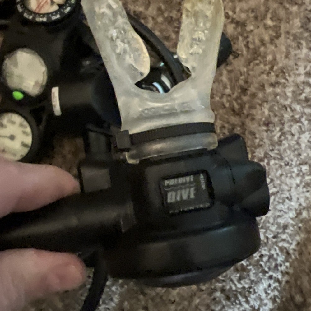 SCUBAPRO MK16 / S550 REGULATOR WITH AERIS DIVE COMPUTER & COMPASS - UNTESTED