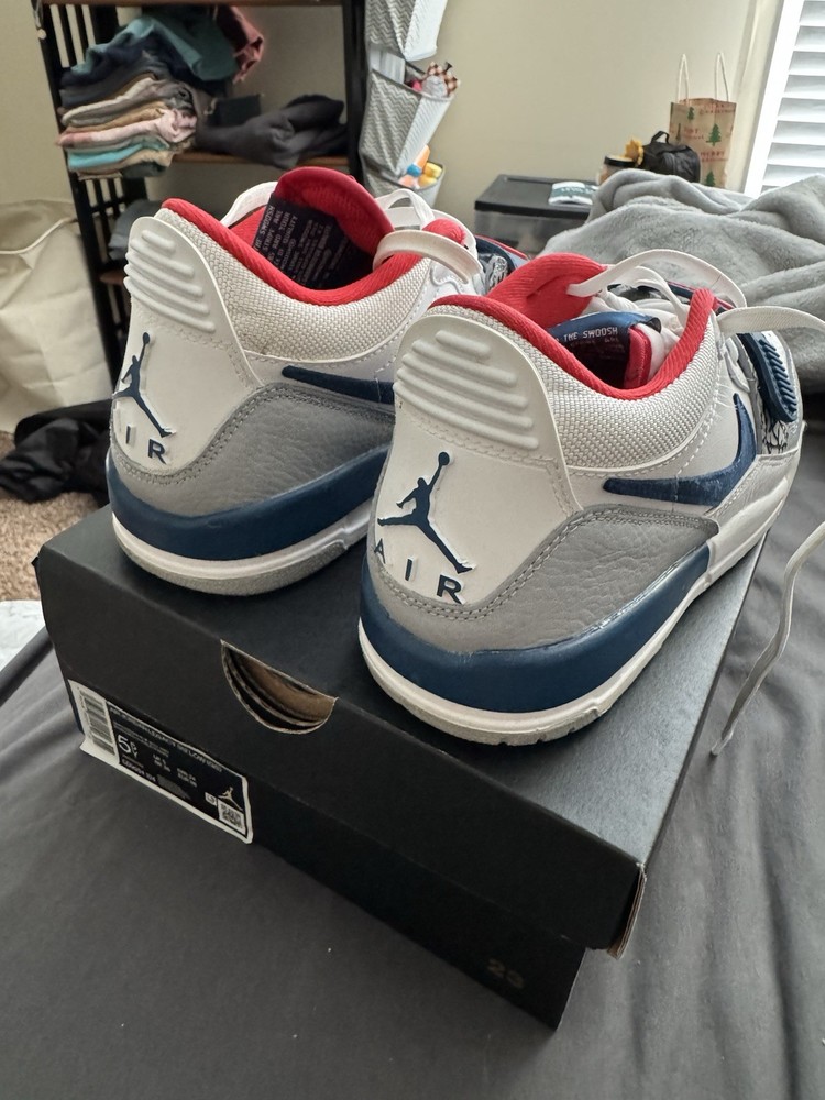 Air Jordan Legacy 312 Low (GS) Size 5.5