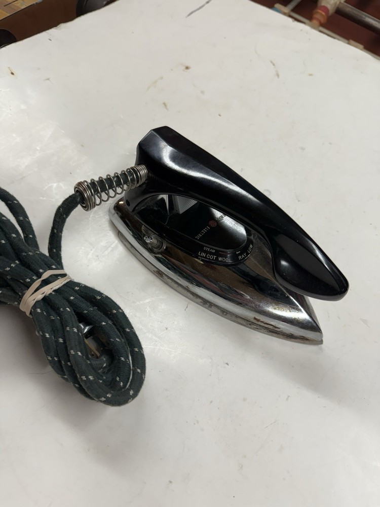 Vintage GE Clothes Iron