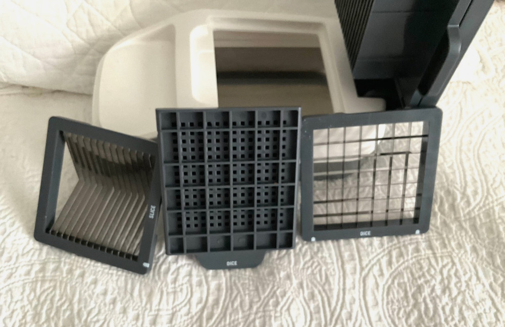 WILLIAMS-SONOMA VEGETABLE CHOPPER