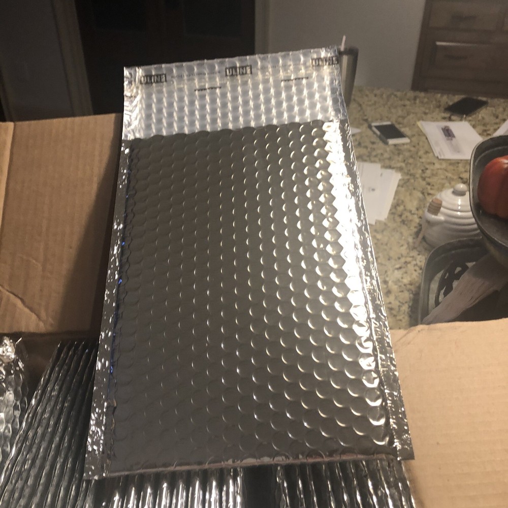 Cool shield bubble mailers 6 1/2 x 10 1/2  100 case