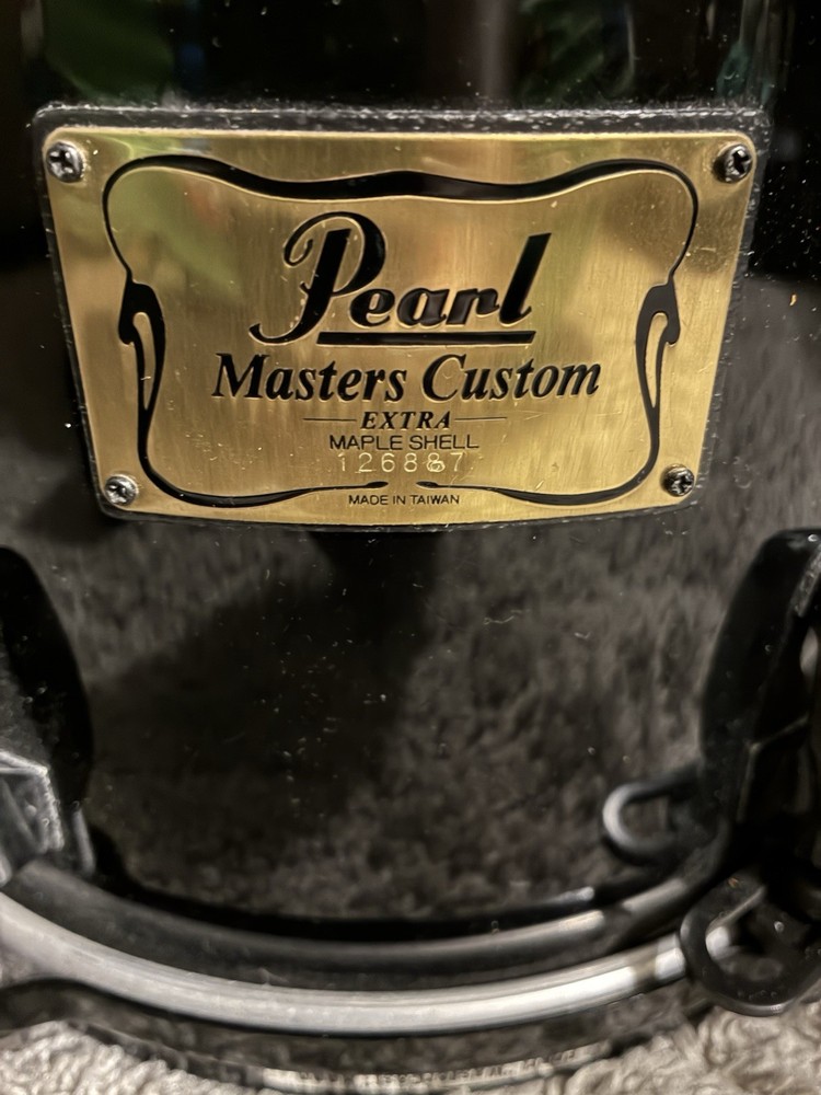 Pearl Masters Custom Extra Maple Black 10x8
