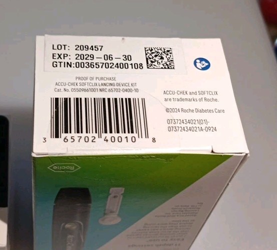 400 Accu-Chek Guide Test Strips 4 x 100 Sealed Boxes + Lancing Device