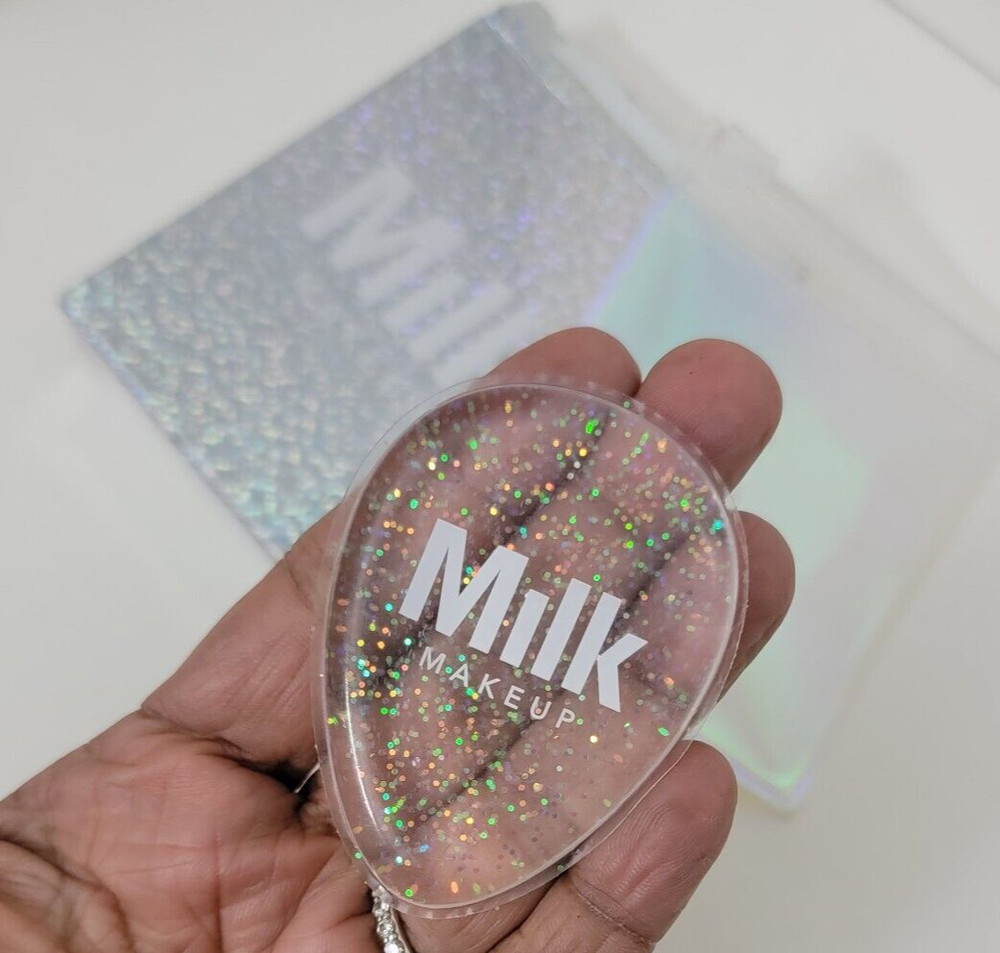 MILK MAKEUP DAB + BLEND APPLICATOR with Pouch (Gel Applicator, Imperfect Box)