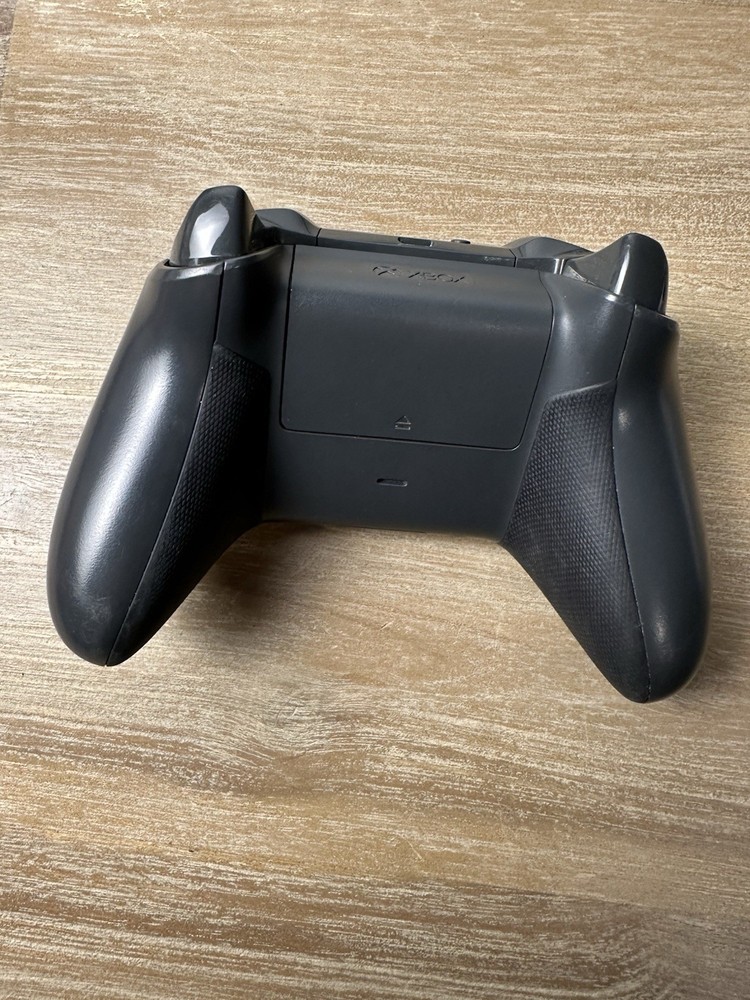 Xbox One S 1TB Console White Bundle 2 Controllers + 4 Games Tested Working