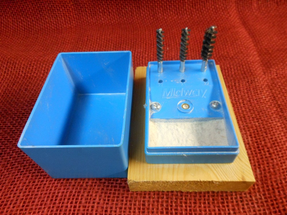 Vintage Midway Case Neck Lubricator