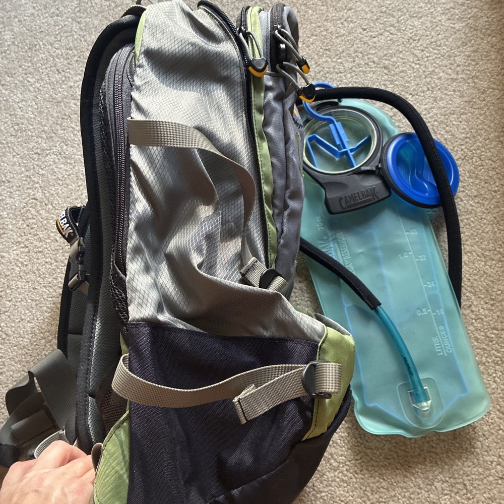 Camelbak Zephyr Gray/Green Hydration Backpack With Bladder