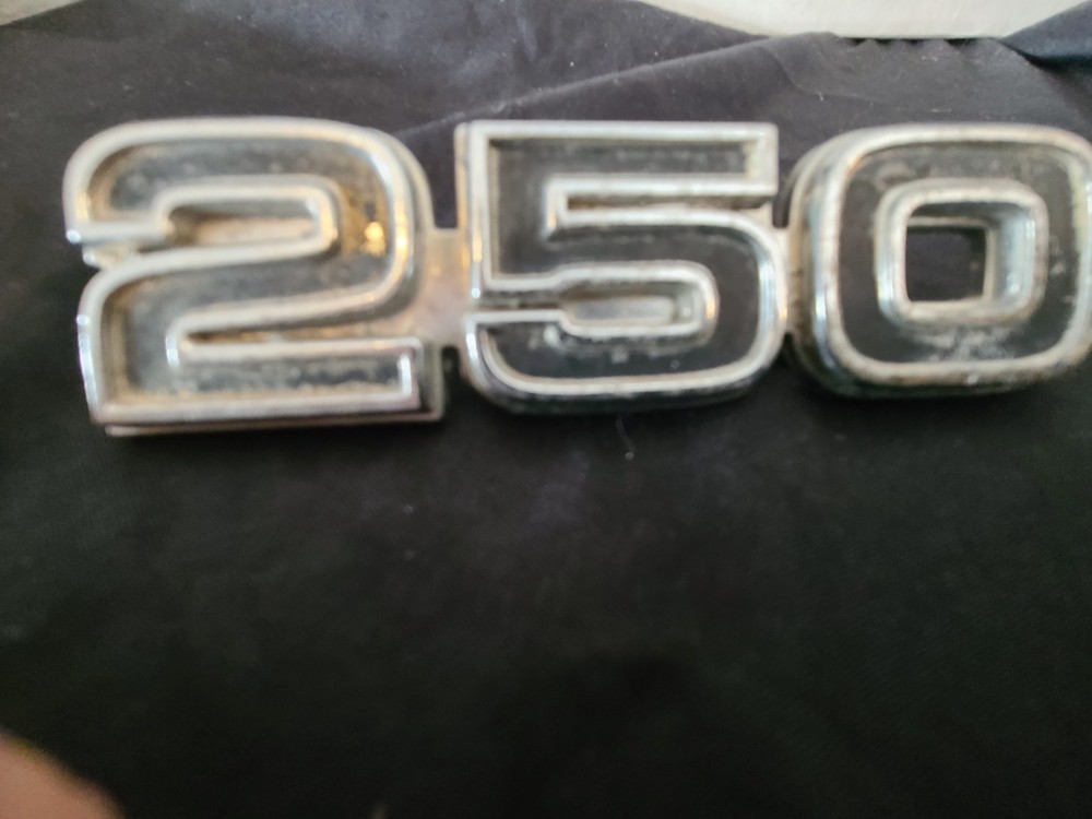 Ford 250 Emblem