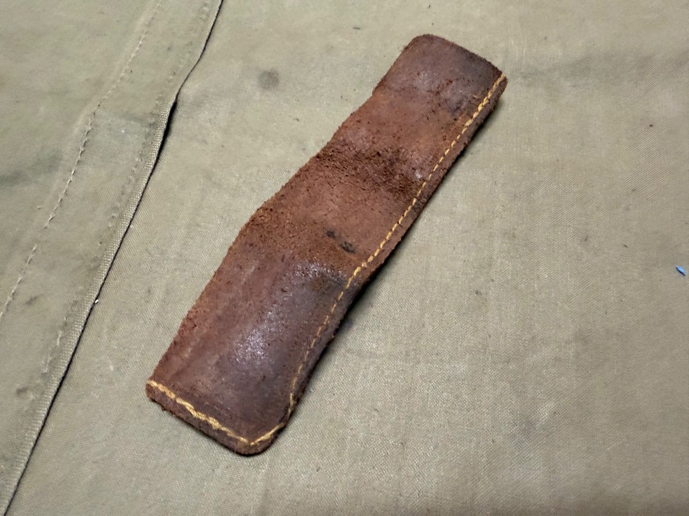 ORIGINAL WWI WWII US ARMY MESS SPOON OR FORK HAVERSACK POUCH LEATHER INSERT