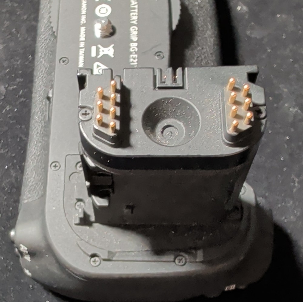Canon BG-E21 Battery Grip for EOS 6D Mark II
