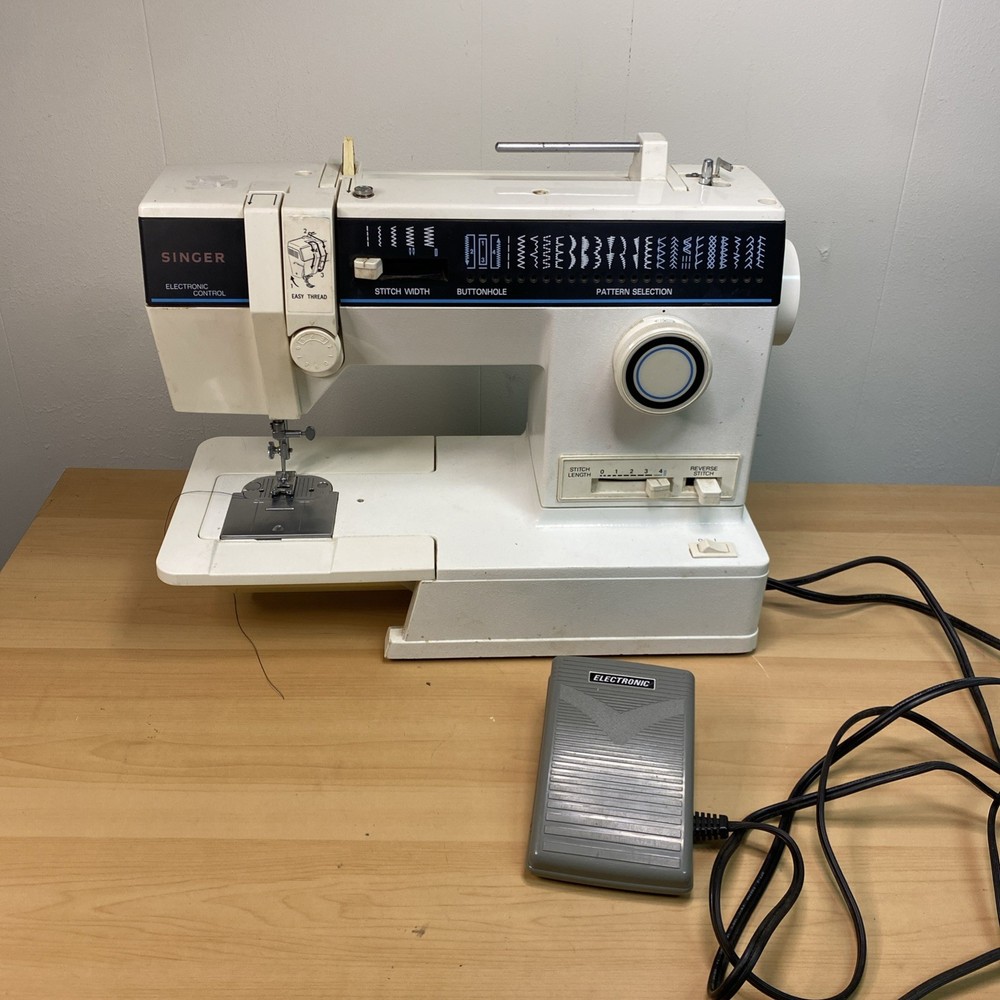 Singer 4562 Sewing Machine Multiple Stitching Patterns Tested Works Well