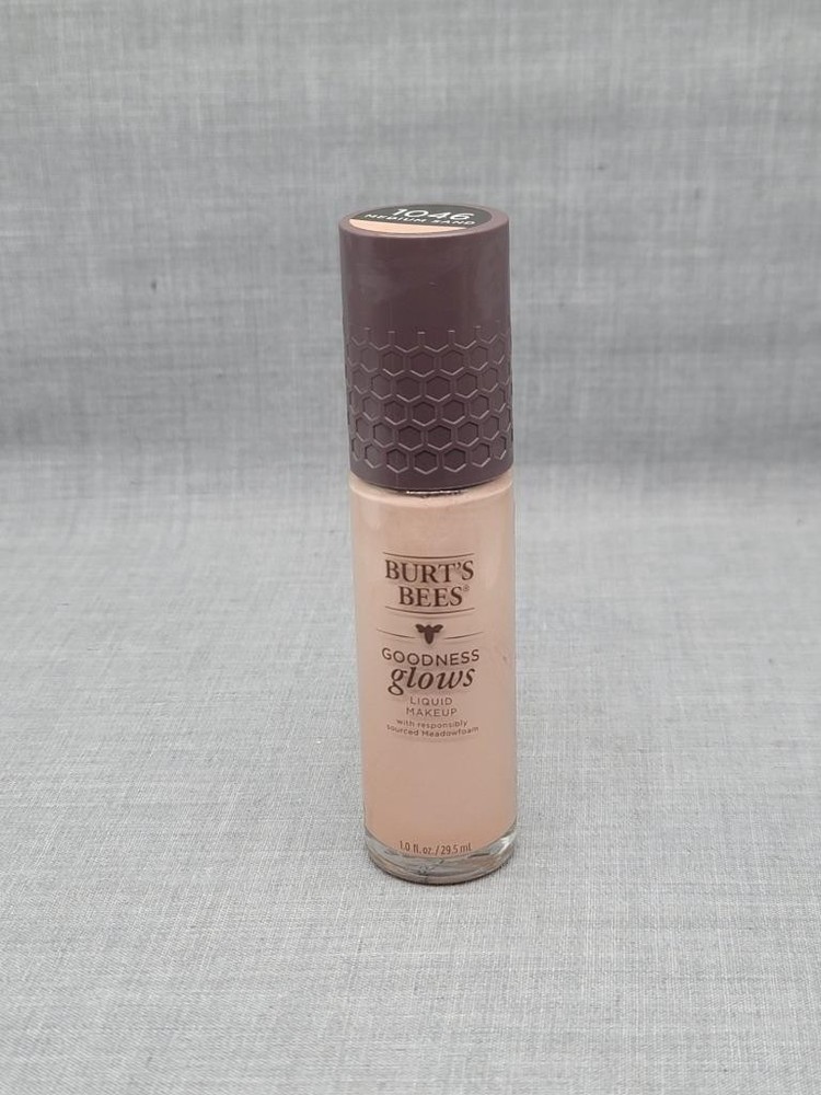 Burt's Bees Goodness Glows Liquid Foundation 1045 Medium Sand