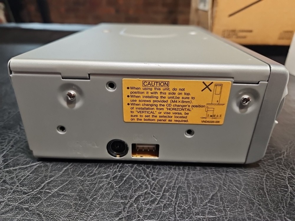 **Open Box/NO CONTROLLER or CORDS** JVC 12-Disc Car CD Changer ONLY KD-MK77