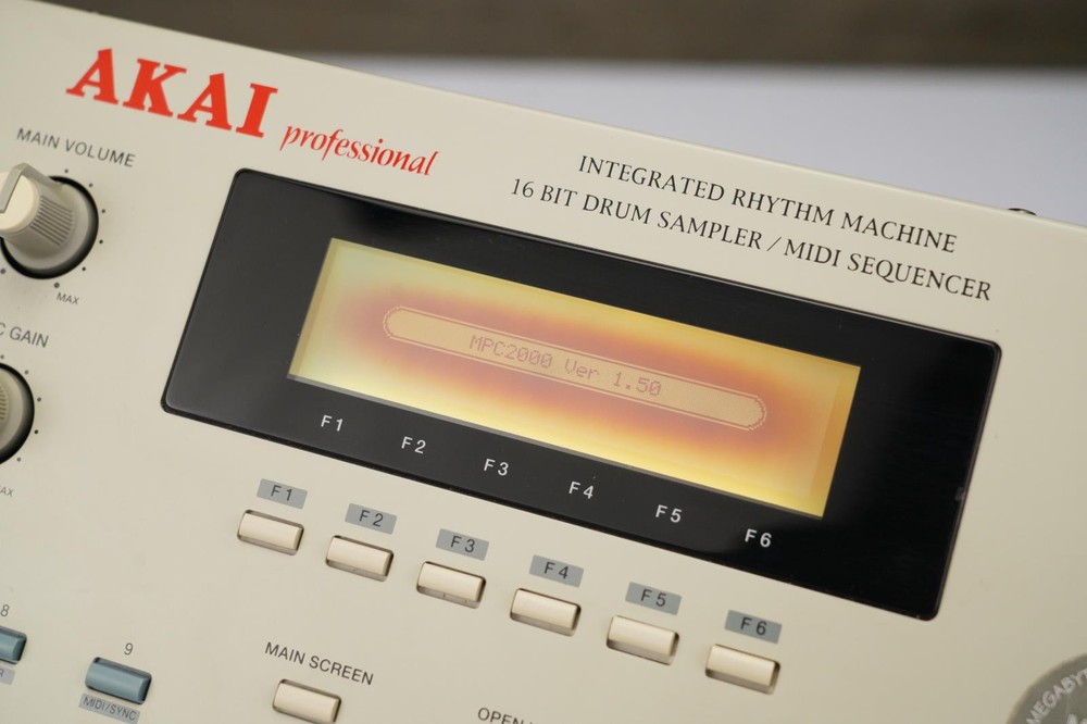 Akai MPC2000 STUDIO Loaded Extra Disks #58881