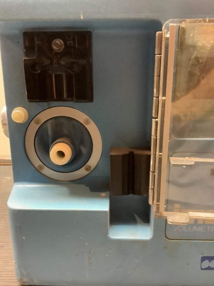 IMED 960 Volumetric Infusion Pump Powers On and beeps