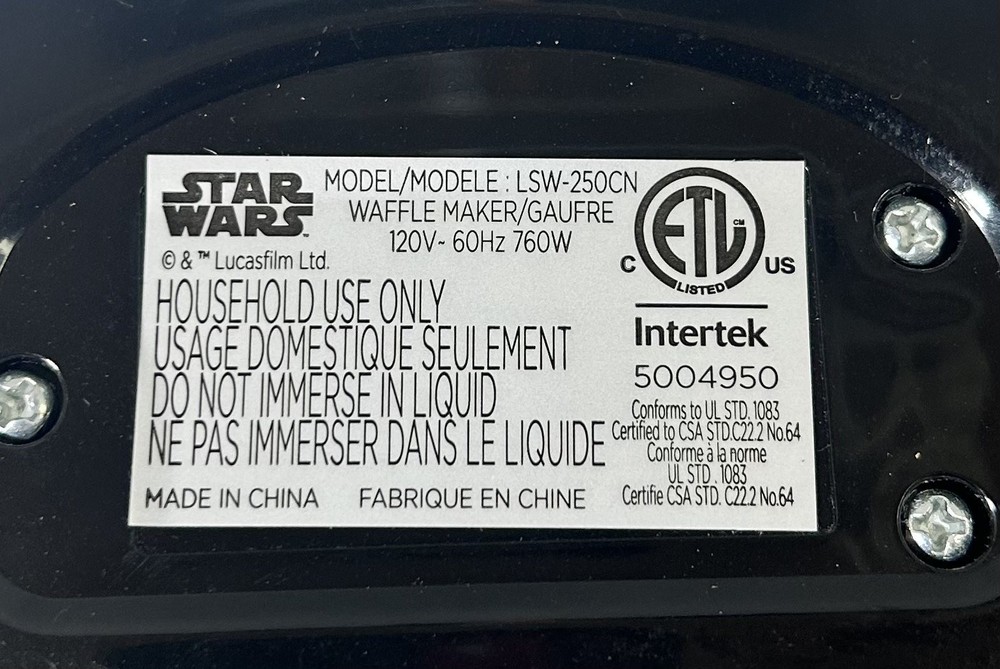 Star Wars R2D2 Waffle Maker Intertek Non-Stick Plates Very Cool